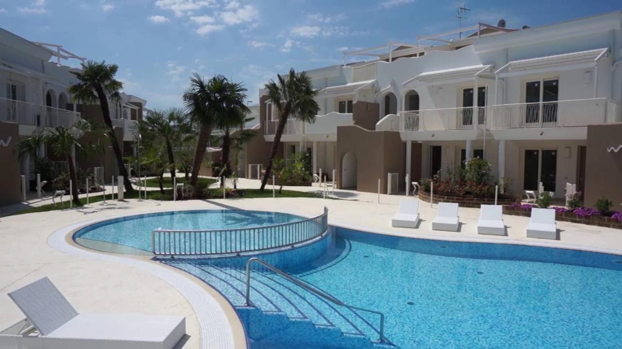 Wave Village Piazza Trieste *